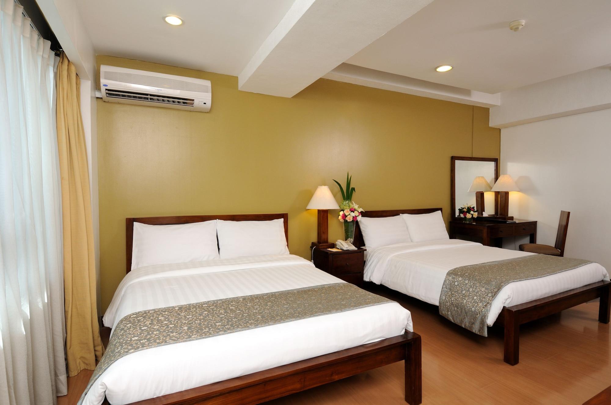 The Malayan Plaza Hotel Pasig City Exterior photo