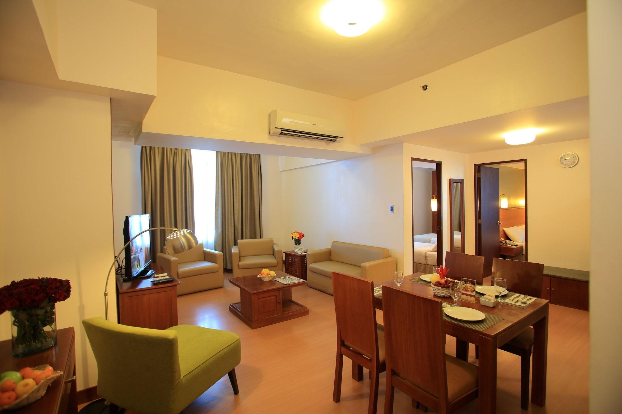 The Malayan Plaza Hotel Pasig City Exterior photo