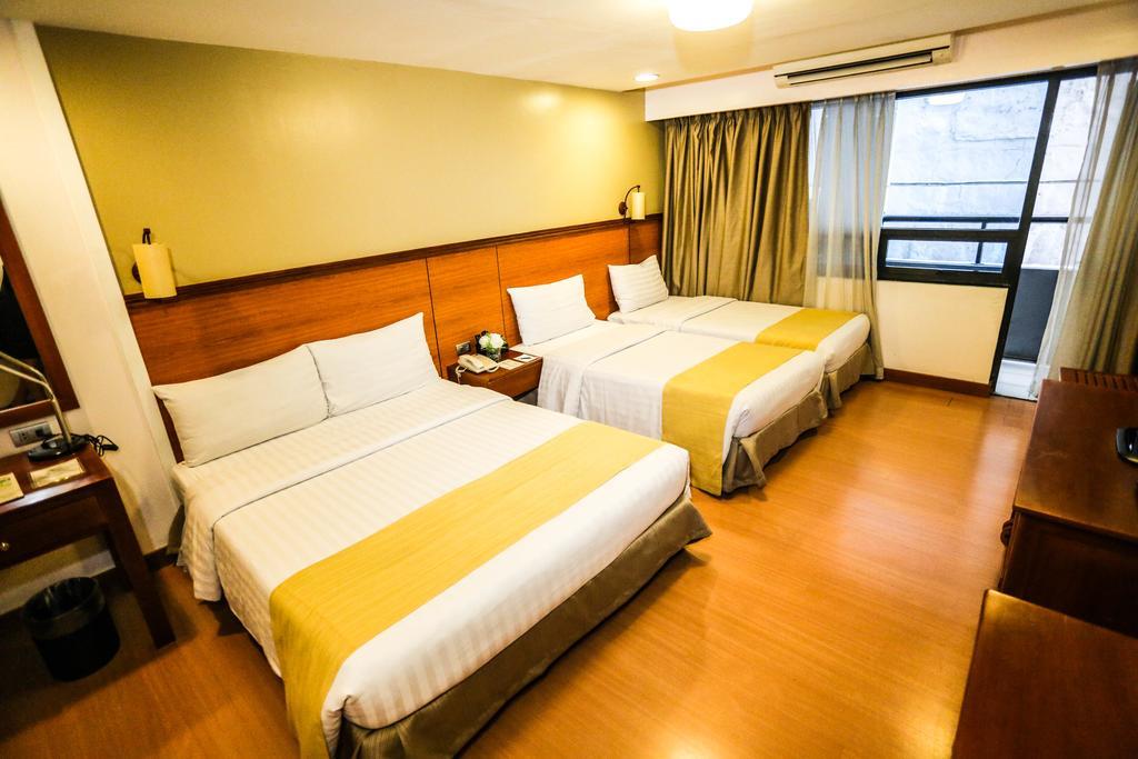 The Malayan Plaza Hotel Pasig City Exterior photo