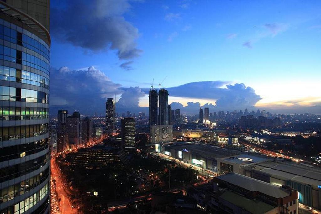 The Malayan Plaza Hotel Pasig City Exterior photo