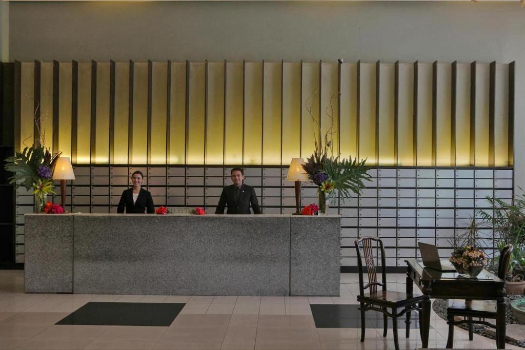 The Malayan Plaza Hotel Pasig City Exterior photo