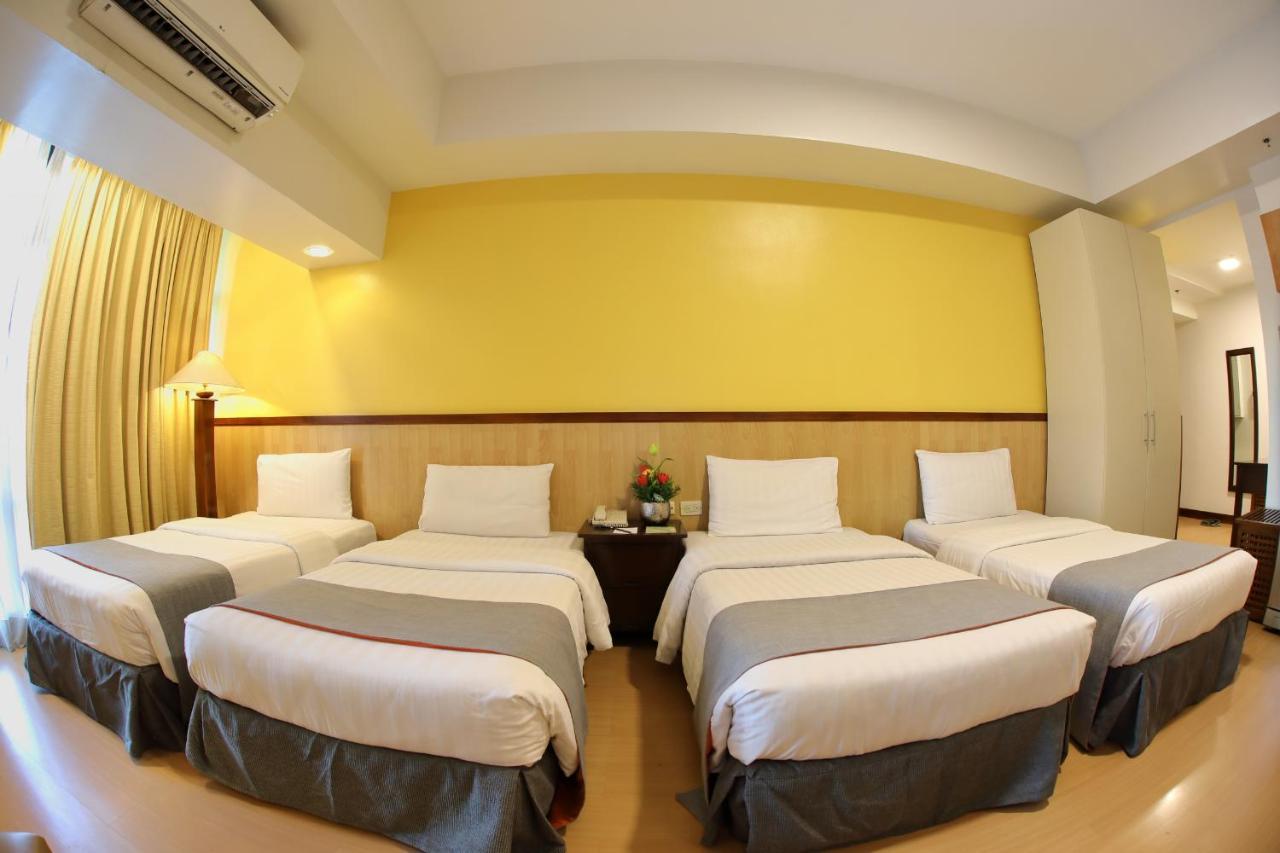 The Malayan Plaza Hotel Pasig City Exterior photo